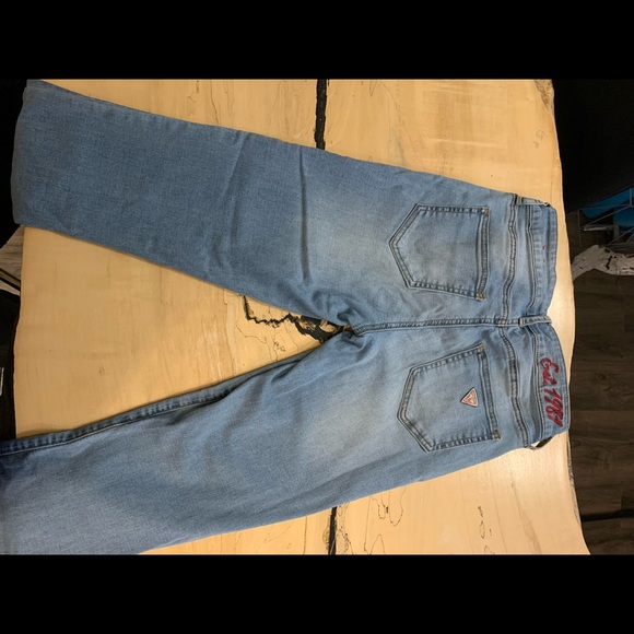 Guess Jeans with red accents size 25 - Picture 6 of 6
